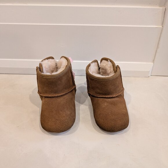 UGG Baby Jesse Bow II Size 4/5 - Picture 2 of 13